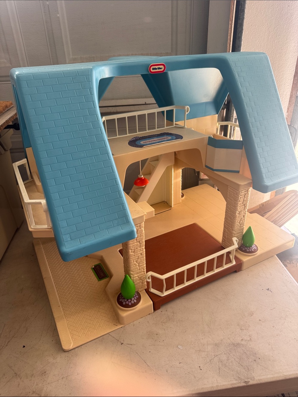 Little Tikes Blue Roof vintage Dollhouse Playset - Kids Toys
